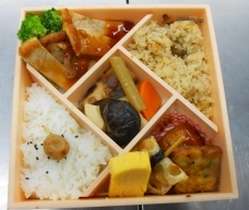 贅沢豚テキ弁当